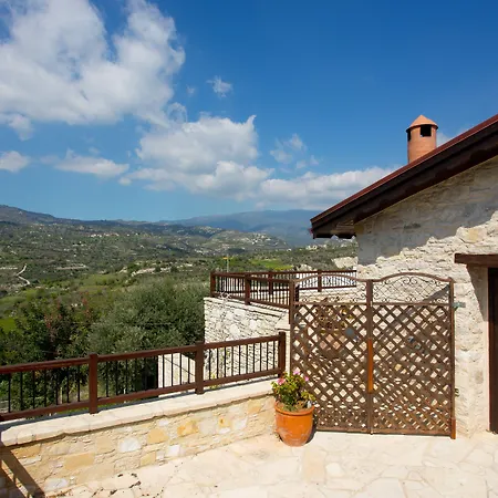 別荘 The Old Olive Mill House By Trulycyprus