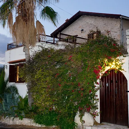 Semesterbostad The Old Olive Mill House By Trulycyprus Dhoros