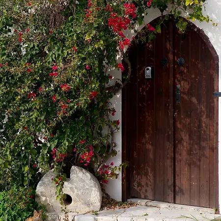 Дом отдыха The Old Olive Mill House By Trulycyprus Dhoros