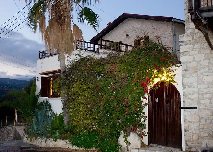 Semesterbostad The Old Olive Mill House By Trulycyprus Dhoros